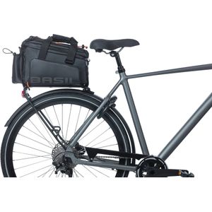 Basil Miles XL Pro bagagedragertas, zwart/oranje, waterdicht, 9-36L, geschikt voor elektrische fietsen