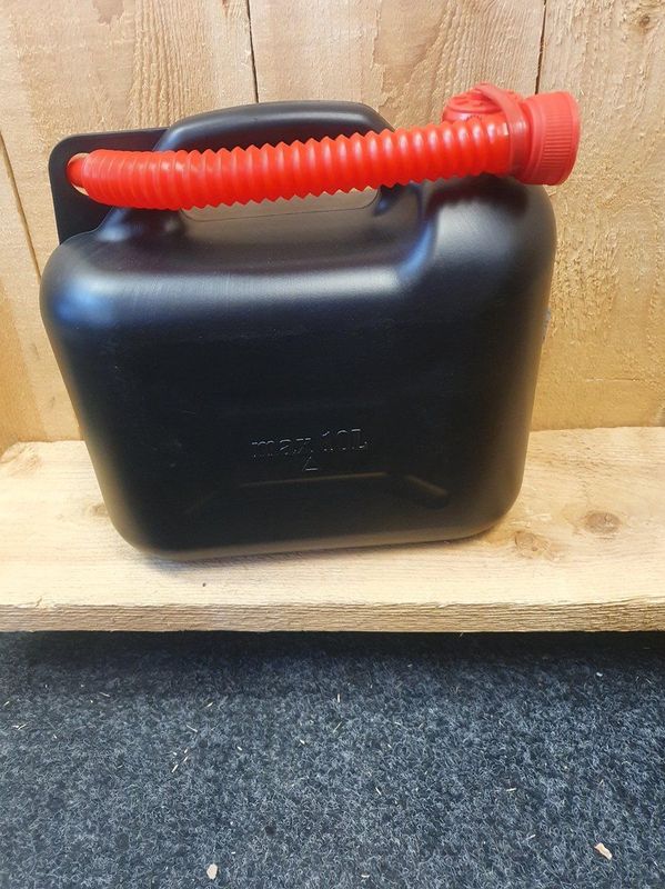 TCP - Jerrycan - Zwart - Plastic - 10 Liter Met Schenktuit