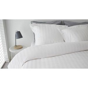 Effen Dekbedovertrek Shine Wit met Hotel Streep 200 x 200/220 - Wit - Katoensatijn - Beddinghouse