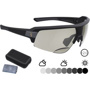 BBB Cycling Fietsbril op Sterkte Impulse Reader PH - Fietsbril Meekleurende Glazen - Fietsbril Heren en Dames met Fotochromatische Glazen op Sterkte - Sportbril met Leesgedeelte +2.0 - Mat Zwart - BSG-64PH