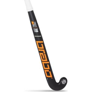 Brabo traditional carbon 70 lb veldhockeystick in de kleur zwart.