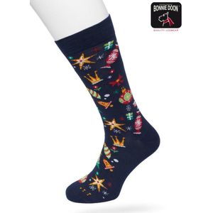 Bonnie Doon Heren Kerstsokken Donker Blauw maat 40/46 - Perfect Kerst Cadeau - Kerstcadeau - Kerst Sokken - Gift - Cadeau - Kerstmis - Kerstman - Kerstcadeau - Print - Platte Teennaad - Comfortabel - Christmas Spirit Socks - Dark Blue - BP212514.111