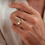 Lucardi Heren Zegelring met diamant 0.01ct - Ring - Vaderdag Cadeau - 14 Karaat Goud - Geelgoud