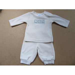 Dirkje - Pakje -  Creme - Velour -  1 maand 56