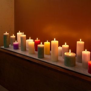 Bolsius stompkaars Rustiek Shine licht geel 85 uur D 6,8 H 19 cm aanbieding bij Intratuin