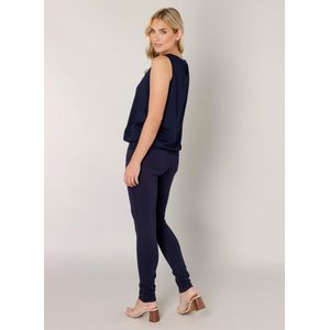 Base Level Top Yasmin Donkerblauw