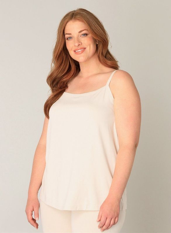 Base Level Curvy - Singlet - Beige - Model Alexa