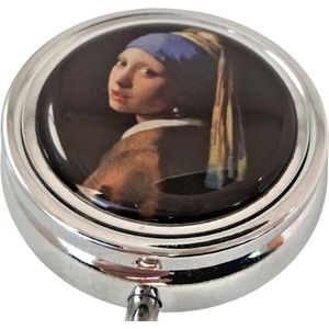 Pillendoosje met meisje met de parel van de beroemde schilder Johannes Vermeer.