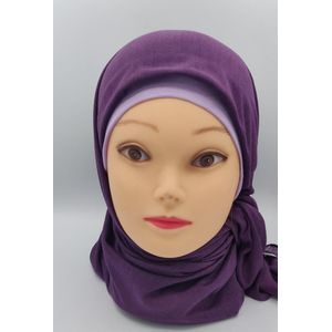 Sjaal, paarse hoofddoek , hijab.