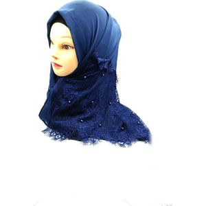 Elegante hoofddoek, blauwe hijab, luxe sjaal.