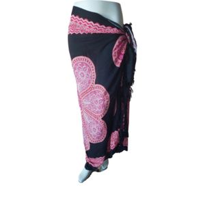 Om Namaste - Sarong - Roze Bloem op Zwart - Pareo Saunadoek Wikkeljurk - 170 x 110 cm