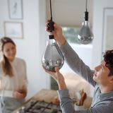 Philips - E27 Led Lamp - Globe - Zilvergrijs - Dimbaar - 270 Lumen