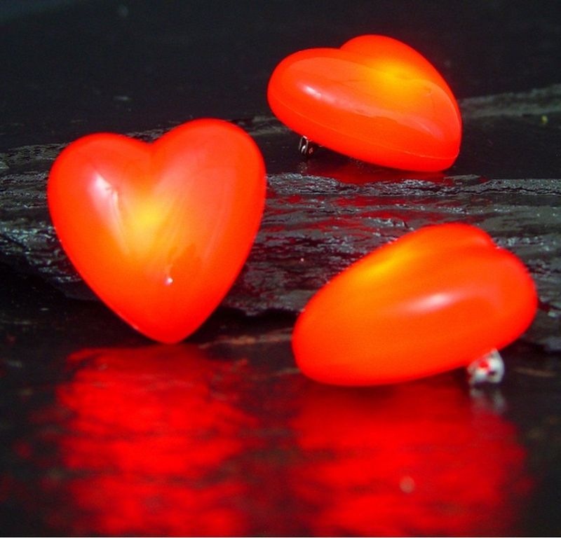 Hartjes broche - met knipperlicht - op batterijen - 4 cm - sierspeld