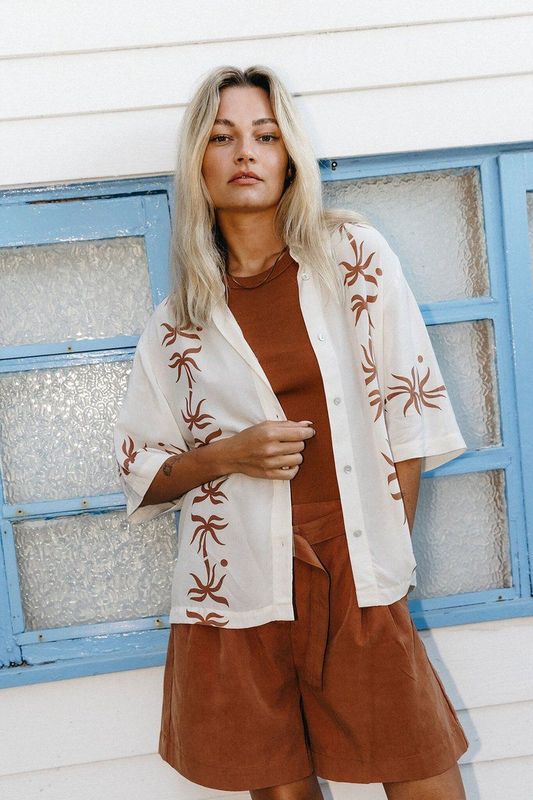 Catwalk Junkie Tailored Shorts Dames - Korte Broek - Rood