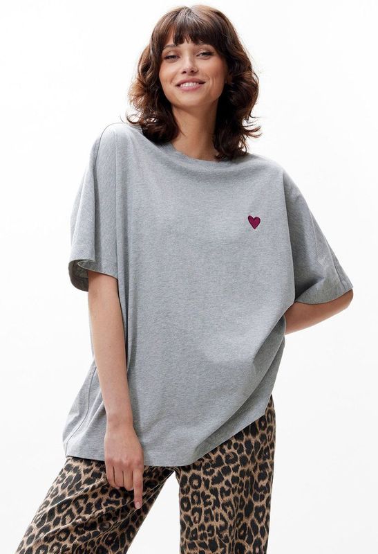 Catwalk Junkie - Oversized Graphic T-shirt - Grijs - Dames - Biologisch Katoen