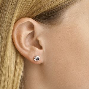 Oorsieraden - Witgouden Oorknoppen - Saffier 0.50ct (2x 0.25ct) En Zirkonia Halo