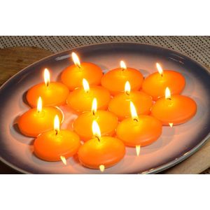 SPECIAL EDITION: .EK voetbal - Set van 18 stuks grote ORANJE DRIJFKAARSEN - deze exclusieve set wordt geleverd door Candles by Milanne - BEKIJK VIDEO