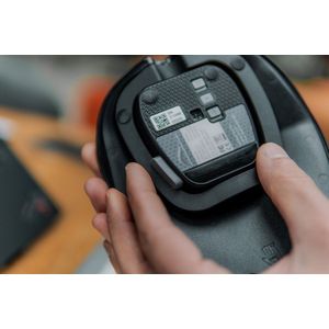 Bakker Elkhuizen - HandshoeMouse Shift - Muis - Zwart - Bluetooth