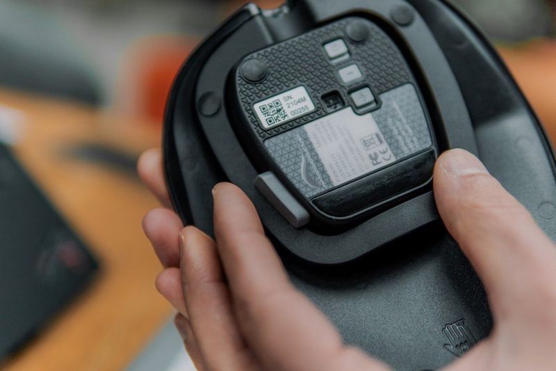 Bakker Elkhuizen - HandshoeMouse Shift - Muis - Zwart - Bluetooth