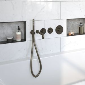 Badkraanset wiesbaden dreams met inbouwdeel en baduitloop gunmetal