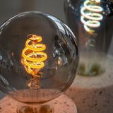 Hombli Smart Filament Bulb - E27 G95 - Amber - Globe - Warm wit licht - Vintage look - Wifi - 1 Stuk