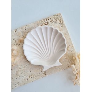 Schelp schaaltje crème  11x11 cm 100% Jesmonite - sieradenschaaltje - bonbonschaaltje -decoratie