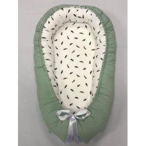 Babynestje Dusty green feather met GRATIS DEKEN