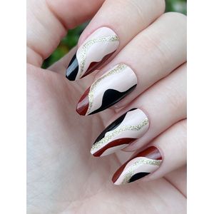 Bruin zwarte nagels - nepnagels - plaktabs - goud - plaknagels