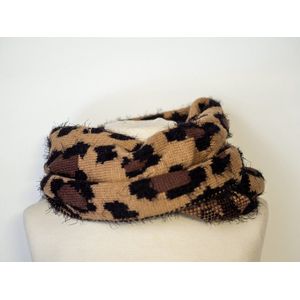 Dames colsjaal met panterprint - camel/ bruin - nekwarmer - infinity sjaal - scarf - ronde col sjaal - luipaardprint