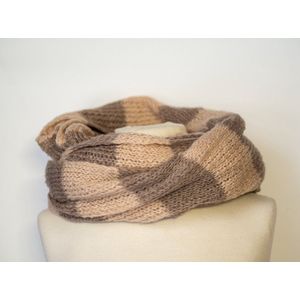 Gebreide dames colsjaal gestreept - oudroze/ beige - nekwarmer - infinity sjaal - scarf - ronde col sjaal