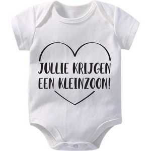 Hospitrix Baby Rompertje met Tekst Jullie Krijgen een Kleinzoon | Korte Mouw | Cadeau voor Zwangerschap | Bekendmaking | Aankondiging | Aanstaande Moeder | Moederdag