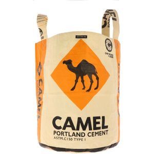 Grote Waszak van Gerecyclede Cementzakken - Kamali Kameel oranje - opvouwbaar - duurzaam