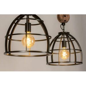 Dubbele industriële hanglamp in zwart met hout en kettingen