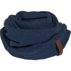 Knit Factory Coco Gebreide Colsjaal - Ronde Sjaal - Nekwarmer - Wollen Sjaal - Donkerblauwe Colsjaal - Dames sjaal - Heren sjaal - Unisex - Jeans - One Size