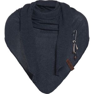 Knit Factory Lola Gebreide Omslagdoek - Driehoek Sjaal Dames - Katoenen sjaal - Luchtige Sjaal voor de lente, zomer en herfst - Stola - Navy - 190x85 cm - Inclusief sierspeld