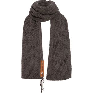 Knit Factory Luna Gebreide Sjaal Dames & Heren - Langwerpige sjaal - Ronde sjaal - Colsjaal - Omslagdoek - Taupe - Bruin - 200x50 cm - Inclusief sierspeld