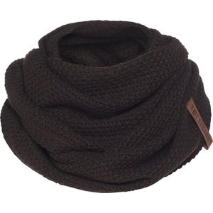 Knit Factory Coco Gebreide Colsjaal - Ronde Sjaal - Nekwarmer - Wollen Sjaal - Donkerbruine Colsjaal - Dames sjaal - Heren sjaal - Unisex - Donkerbruin - One Size