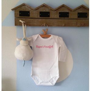 Baby Rompertje met tekst  meisje Papa’s Knuffel | Lange mouw | wit met roze | maat 50/56 cadeau papa geboorte worden voor verjaardag of vaderdag ( I love allerliefste )
