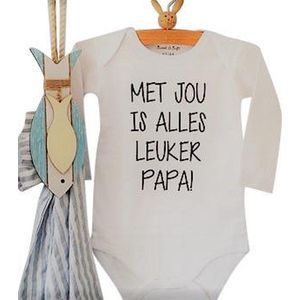 Baby Rompertje met tekst Met jou is alles leuker papa | Lange mouw | wit | maat 74/80