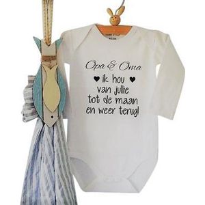 Rompertje baby met tekst bekendmaking baby op komst Opa en Oma ik hou van jullie tot de maan en weer terug | Lange mouw | wit | maat 50/56 | hoera jullie worden grootouders zwangerschapsaankondiging