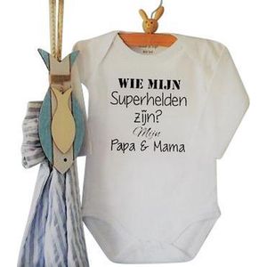 Baby Rompertje met tekst Wie mijn superhelden zijn? Papa en Mama ! | Lange mouw | wit | maat 50/56