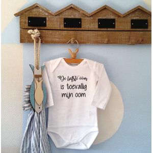 Baby Rompertje tekst zwangerschap aankondiging broer De liefste oom is toevallig mijn oom  | Lange mouw | wit zwart | maat 50/56