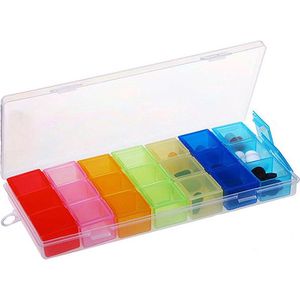 Compact Pillendoosje - 6 Compartimenten - Voor op Reis - 8.2 * 4.1 cm – Handig en compact pillendoosje – 6 vakken – reizen – medicijnen en supplementen – Draagbaar en gemakkelijk te gebruiken – dagelijks gebruik – 8.2 * 4.1 cm formaat