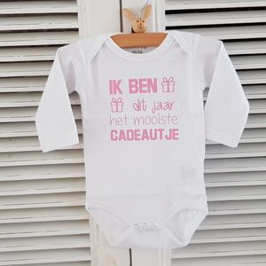 Baby meisje Rompertje  cadeau eerste Moederdag liefste mama Vaderdag papa Ik ben dit jaar het mooiste cadeautje | Lange mouw | wit met roze | maat 50/56