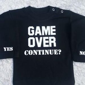 Baby Rompertje met tekstzwart met tekst bedrukt Game over continue | lange mouw | zwart wit | maat 74/80