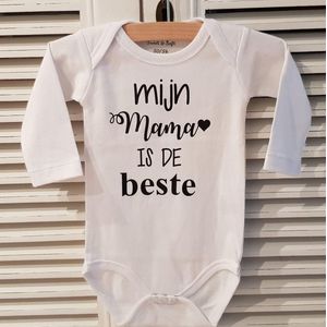 Rompertje baby tekst cadeau eerste moederdag Mijn mama is de beste | Lange mouw | wit | maat 74/80 Eerste Moederdag  bekendmaking zwangerschap aanstaande baby jongen meisje unisex