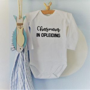 Baby Rompertje met tekst jongen Charmeur in Opleiding | Lange mouw | wit zwart | maat 50/56 cadeau