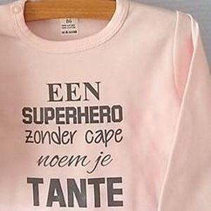 Baby Rompertje licht rose meisje met tekst | Een superhero zonder cape noem je tante | | lange mouw | roze met grijs | maat 62/68 cadeau geboorte kraamcadeau gender reveal zwanger