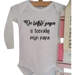 Baby Rompertje met tekst De liefste papa is toevallig mijn papa | Lange mouw | wit | maat 86-92