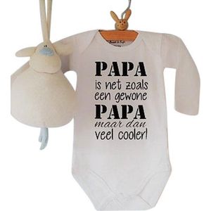 Rompertje baby met tekst papa is net zoals een gewone papa maar dan veel cooler| Lange mouw | wit | maat 50/56 stoer kalm cadeautje van mama voor verjaardag  eerste Vaderdag cadeau bekendmaking zwangerschap aanstaande baby jongen meisje unisex
